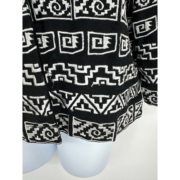 Chico's Black & White Aztec Embroidered Crop Jacket Size 2 US L - Picture 4 of 9